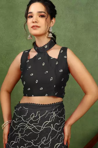 black chiffon saree with geometric print & unstitched blouse piece for women