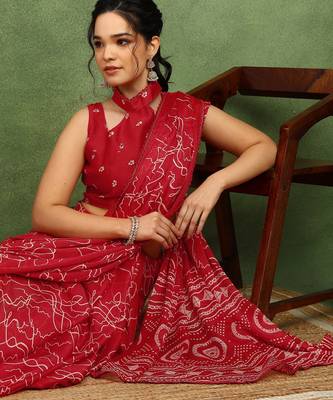 red chiffon saree with geometric print & unstitched blouse piece for women 3