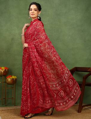 red chiffon saree with geometric print & unstitched blouse piece for women 5