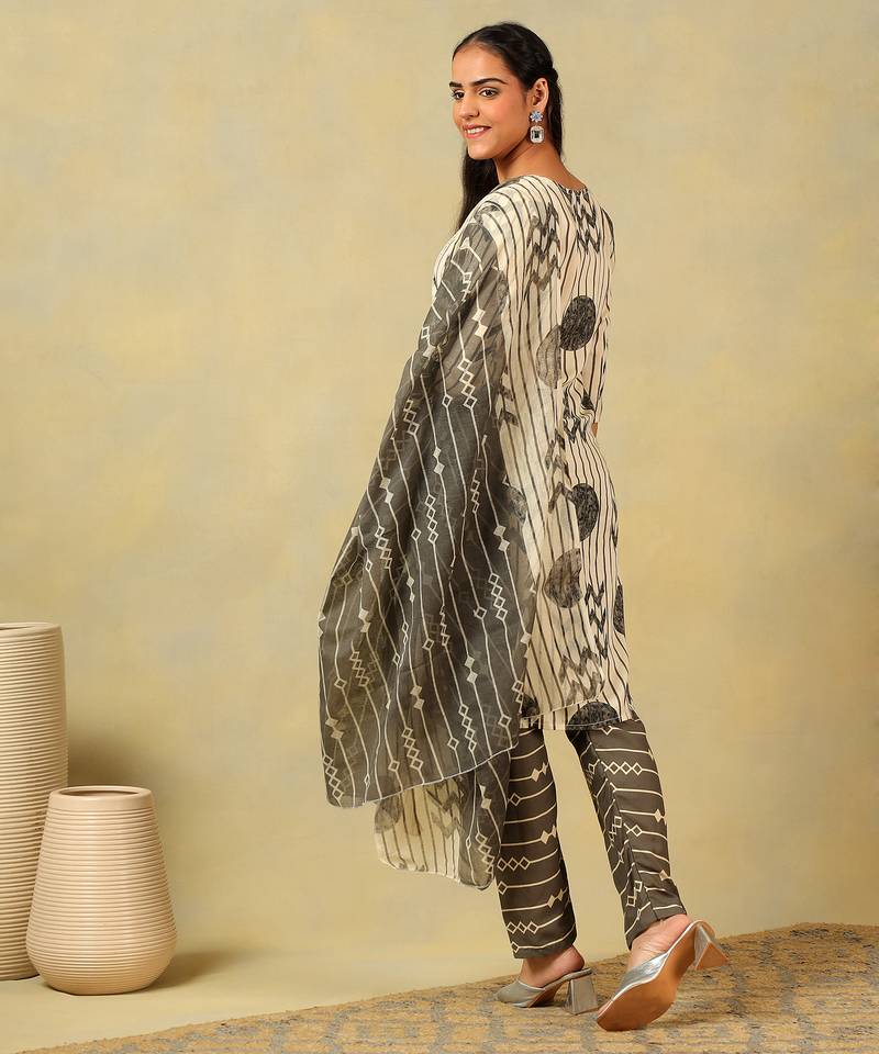 Saanvi monochrome geometric block print suit set