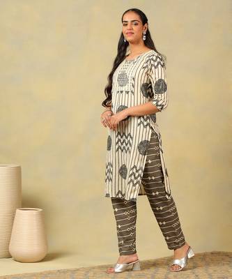 Saanvi monochrome geometric block print suit set 4