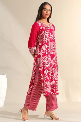 Avni magenta mosaic kurta set