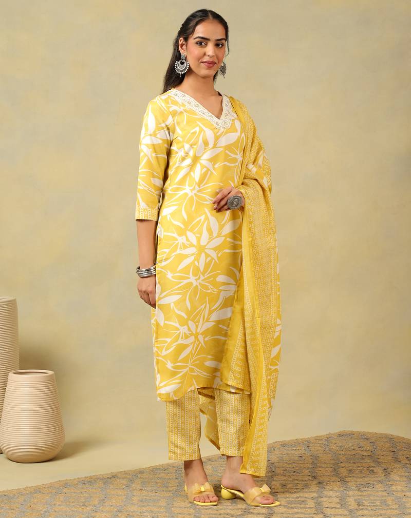 Rhea yellow leaf suit set
