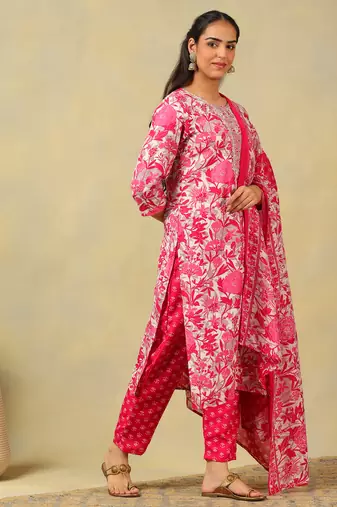 Ishwari rani rose suit set