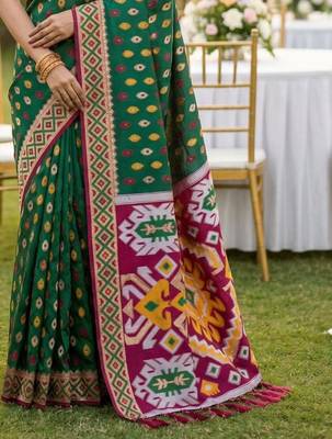 Emerald Color  Banarasi zari and Meenakari ikkat design Work  Silk saree 3