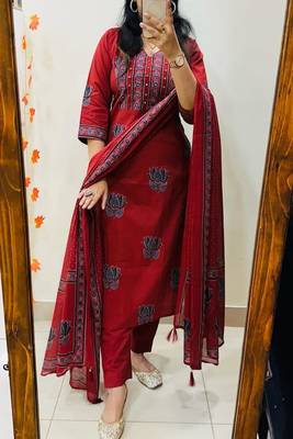 Floral embroidered  cotton v neck red kurta trouser & dupatta set 2