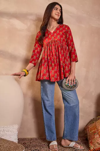red cotton blend floral print flared tunic top