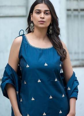 Floral embroidered  cotton boat neck blue kurta trouser & dupatta set 4