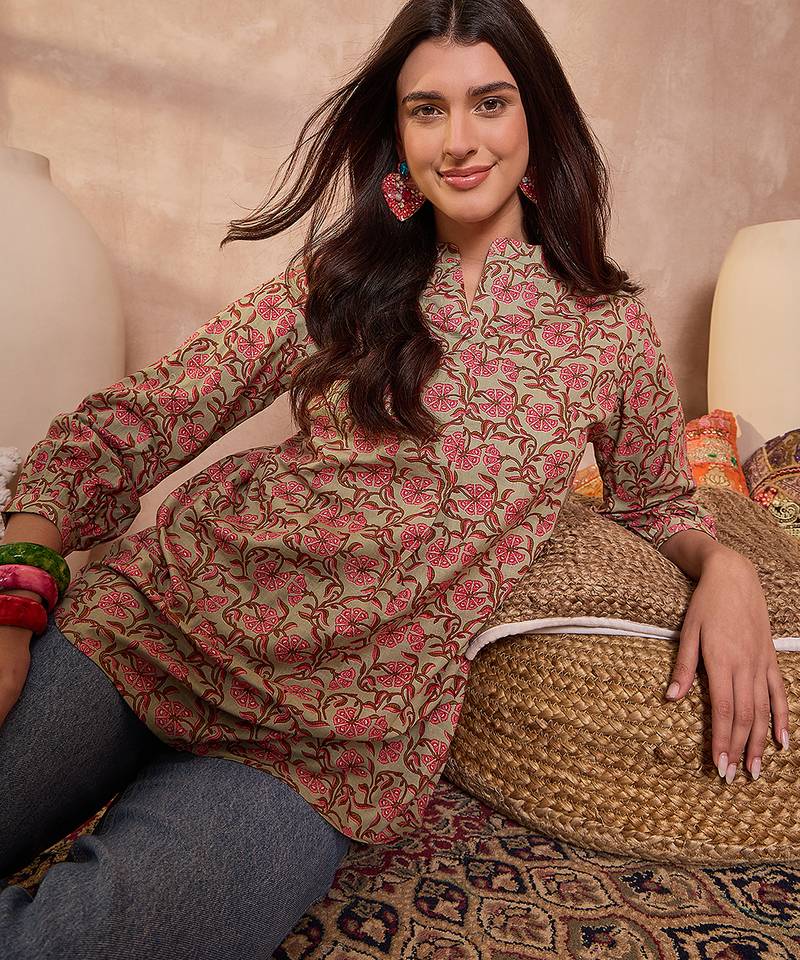 Women green floral printed cotton tops