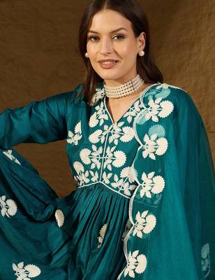 Women teal silk blend solid embroidered a-line kurta trouser with dupatta 3