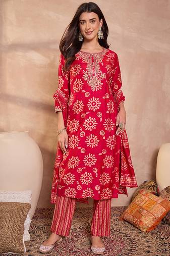 Women pink cotton blend floral printed straight kurta trouser with dupatta