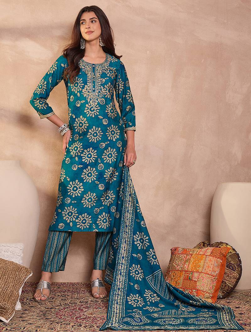 Women blue cotton blend floral printed straight kurta trouser with dupatta