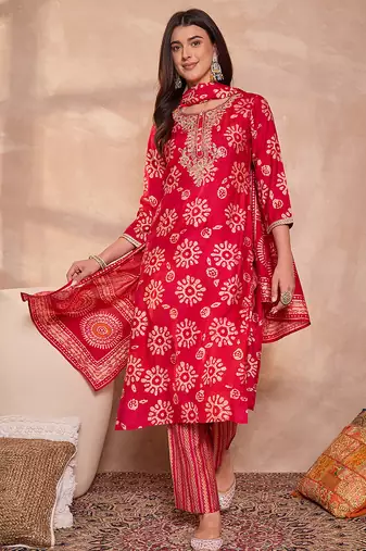 Women pink cotton blend floral printed straight kurta trouser with dupatta