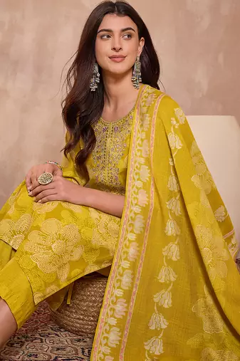 Women yellow  floral printed straight kurta trouser with dupatta