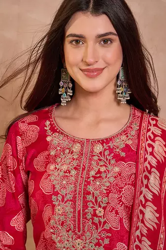 Women pink  floral printed straight kurta trouser with dupatta