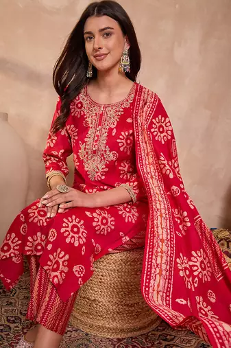 Women pink cotton blend floral printed straight kurta trouser with dupatta
