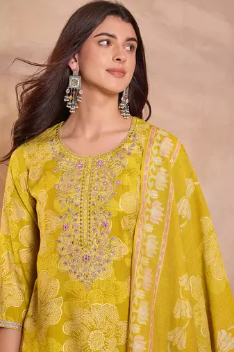 Women yellow  floral printed straight kurta trouser with dupatta