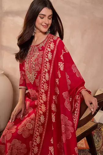 Women pink  floral printed straight kurta trouser with dupatta