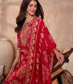 Women pink  floral printed straight kurta trouser with dupatta