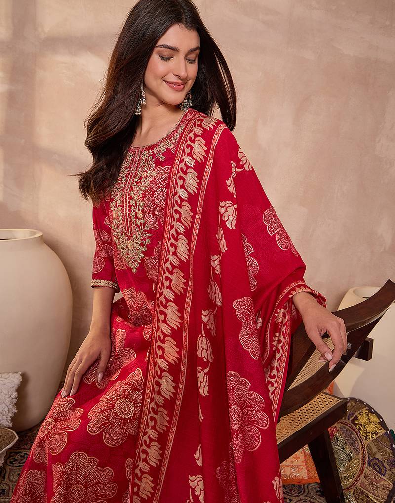 Women pink  floral printed straight kurta trouser with dupatta