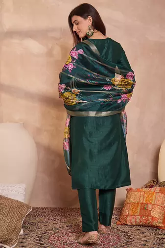 Women green silk blend solid embroidered straight kurta trouser with dupatta