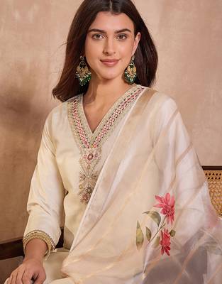 Women off white silk blend solid embroidered straight kurta trouser with dupatta 2