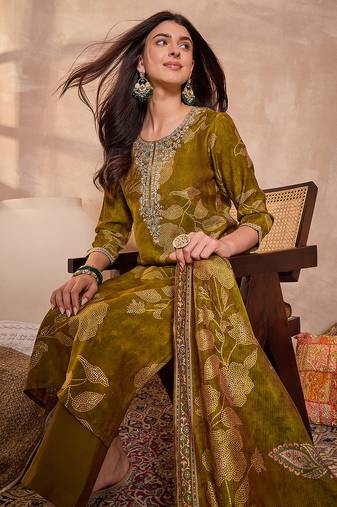 Women green silk blend floral printed straight kurta trouser with dupatta