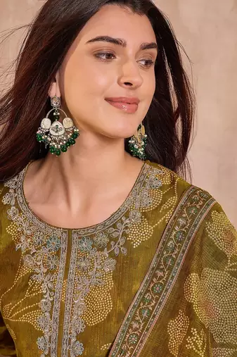 Women green silk blend floral printed straight kurta trouser with dupatta