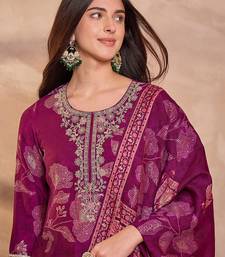 Women purple silk blend floral printed straight kurta trouser with dupatta