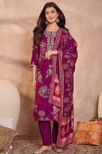 Women purple silk blend floral printed straight kurta trouser with dupatta