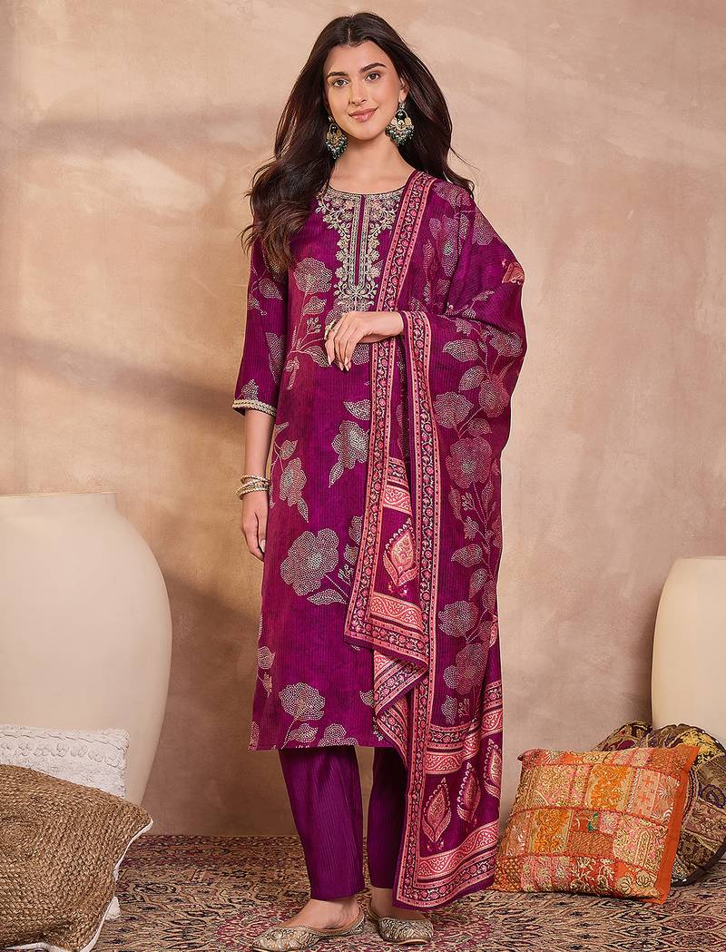 Women purple silk blend floral printed straight kurta trouser with dupatta