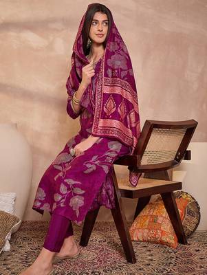 Women purple silk blend floral printed straight kurta trouser with dupatta 3