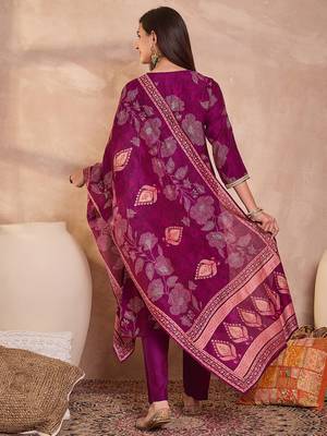 Women purple silk blend floral printed straight kurta trouser with dupatta 4