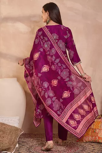 Women purple silk blend floral printed straight kurta trouser with dupatta