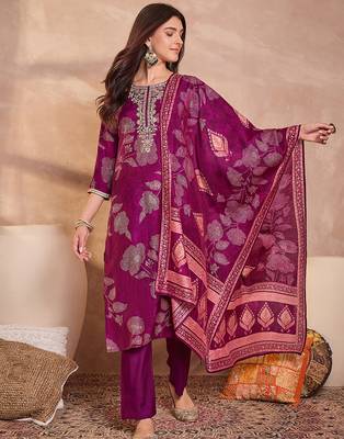 Women purple silk blend floral printed straight kurta trouser with dupatta 5