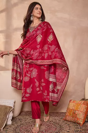 Women pink silk blend floral printed straight kurta trouser with dupatta