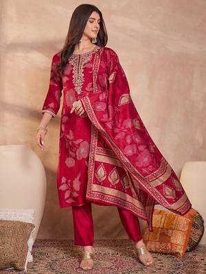 Women pink silk blend floral printed straight kurta trouser with dupatta 5