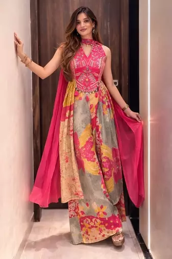 Floral embroidered chinon v neck pink kurta trouser & dupatta set