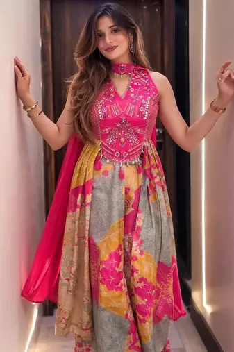 Floral embroidered chinon v neck pink kurta trouser & dupatta set
