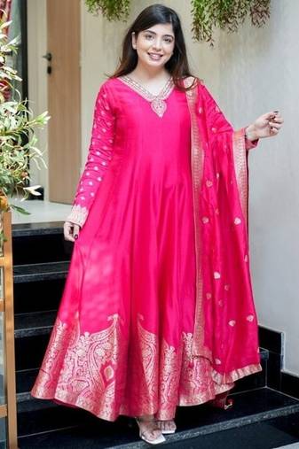 Floral embroidered silk v neck pink kurta trouser & dupatta set