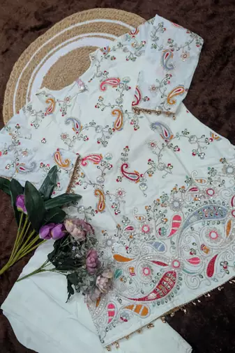 crepe silk blend embroidered kurti set with pant