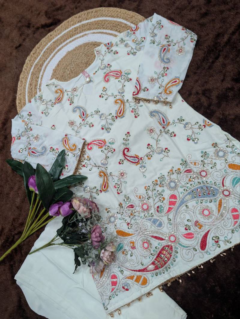 crepe silk blend embroidered kurti set with pant
