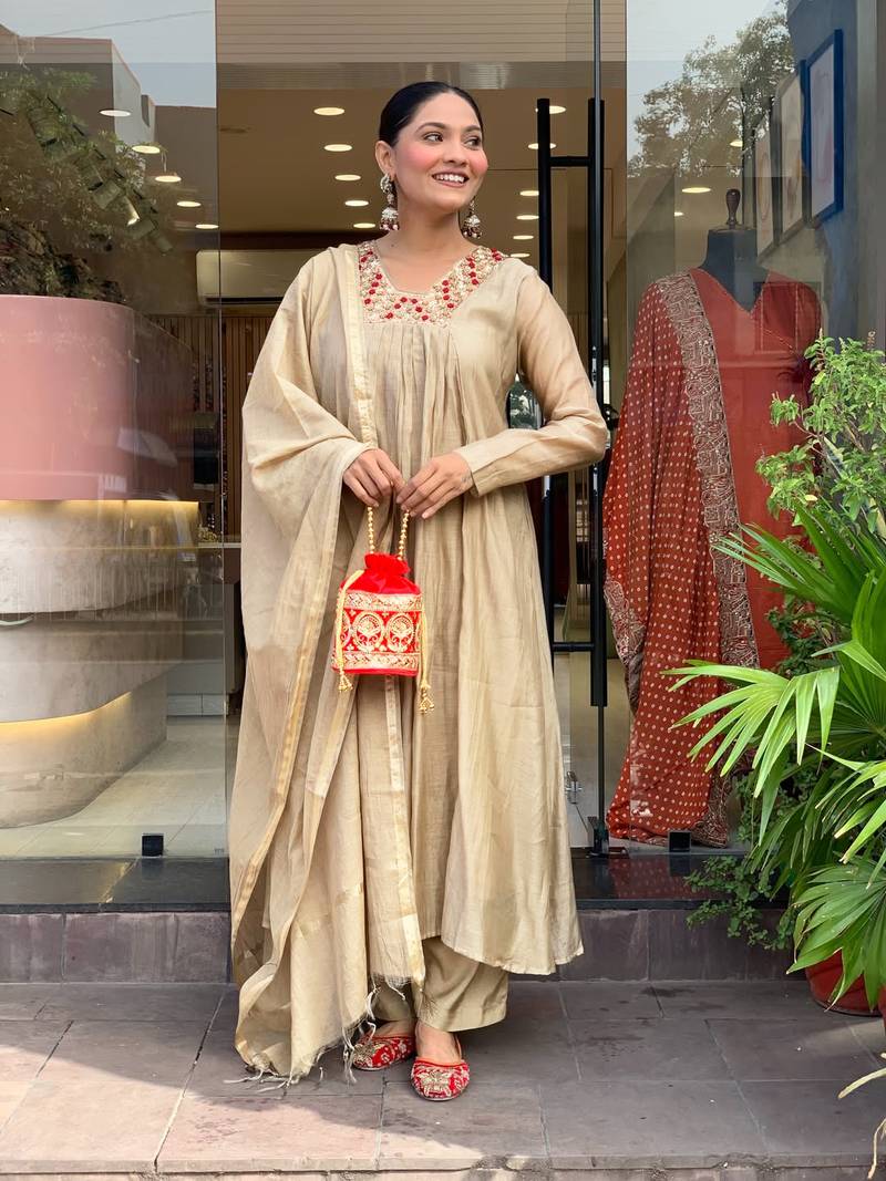 Women's stylish embroidered  chanderi kurta set with pant & dupatta