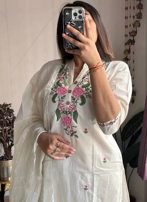 White khadi cotton kurti pant dupatta set 2