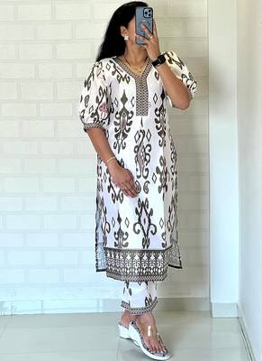 Green heavy vatican kurti with pant 1