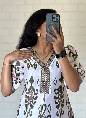 Green heavy vatican kurti with pant 3