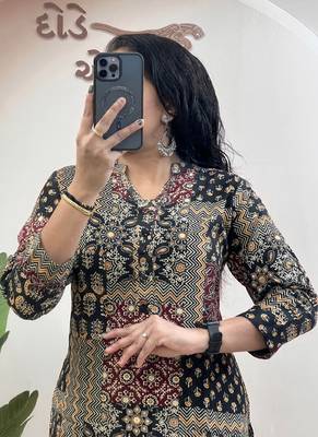 Black pure soft rayon cotton kurti with pant 2