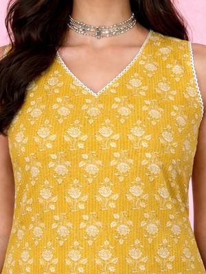 Vastramay women's yellow kantha work geometric print cambric cotton kurta 2