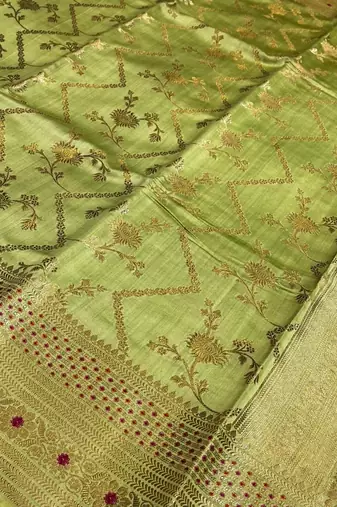 Banarasi  pure silk chiniya saree in pista green colour with floral  zari zig-zag pattern with red colour meenakari
