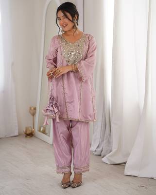 Mirror work kurti pant set with batwa for women premium ho fabric festive & ethnic wea 3